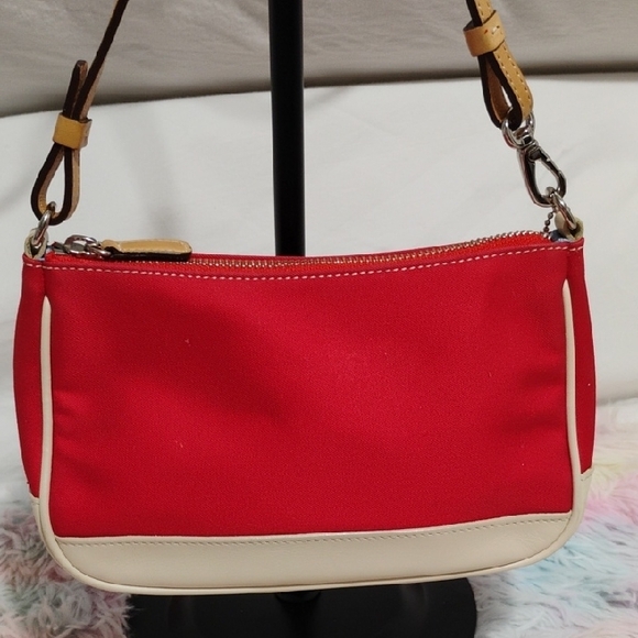 SALE! Authentic Coach Vintage Mini Red & Cream Bag - Picture 3 of 11